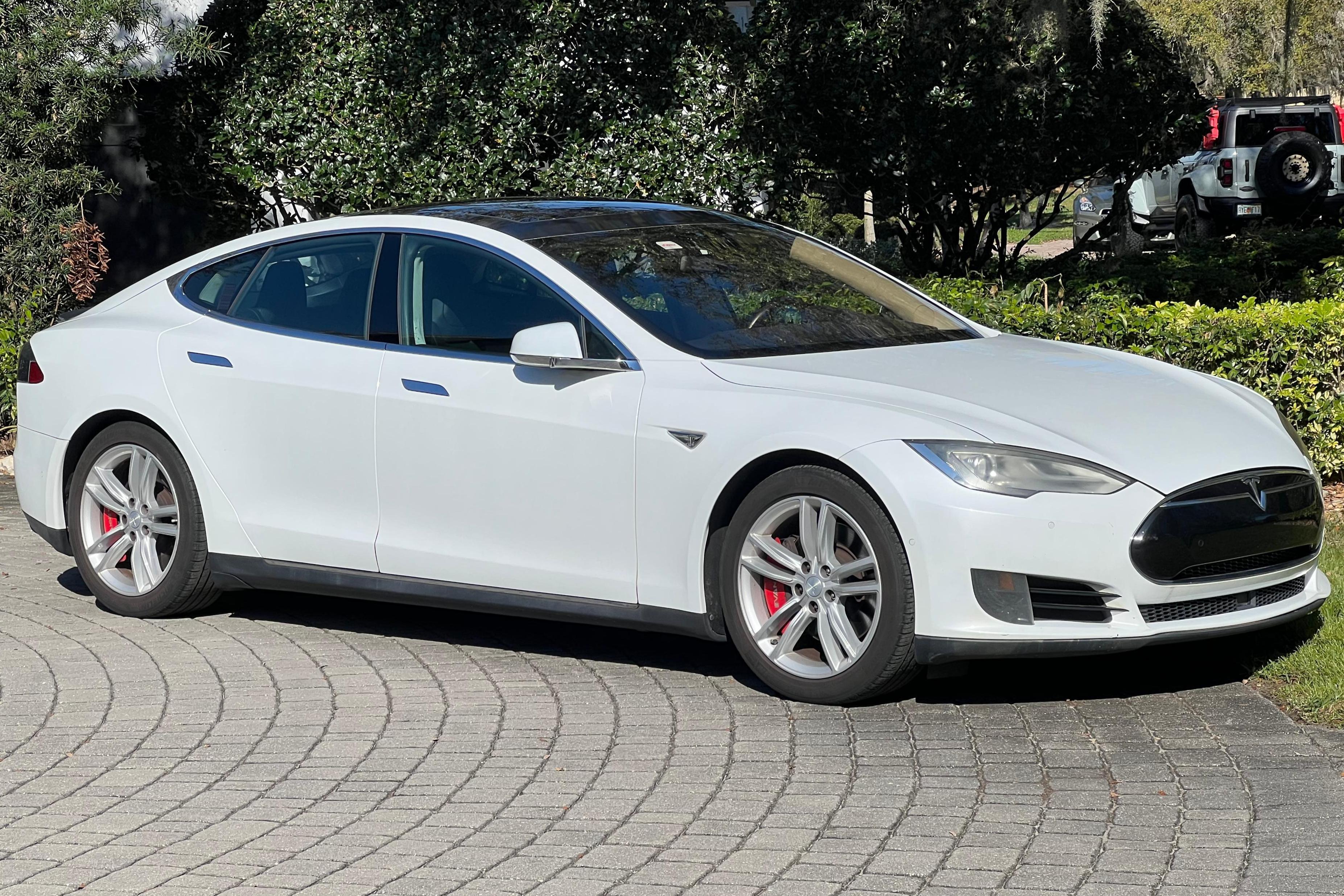 2015 Tesla Model S 85D