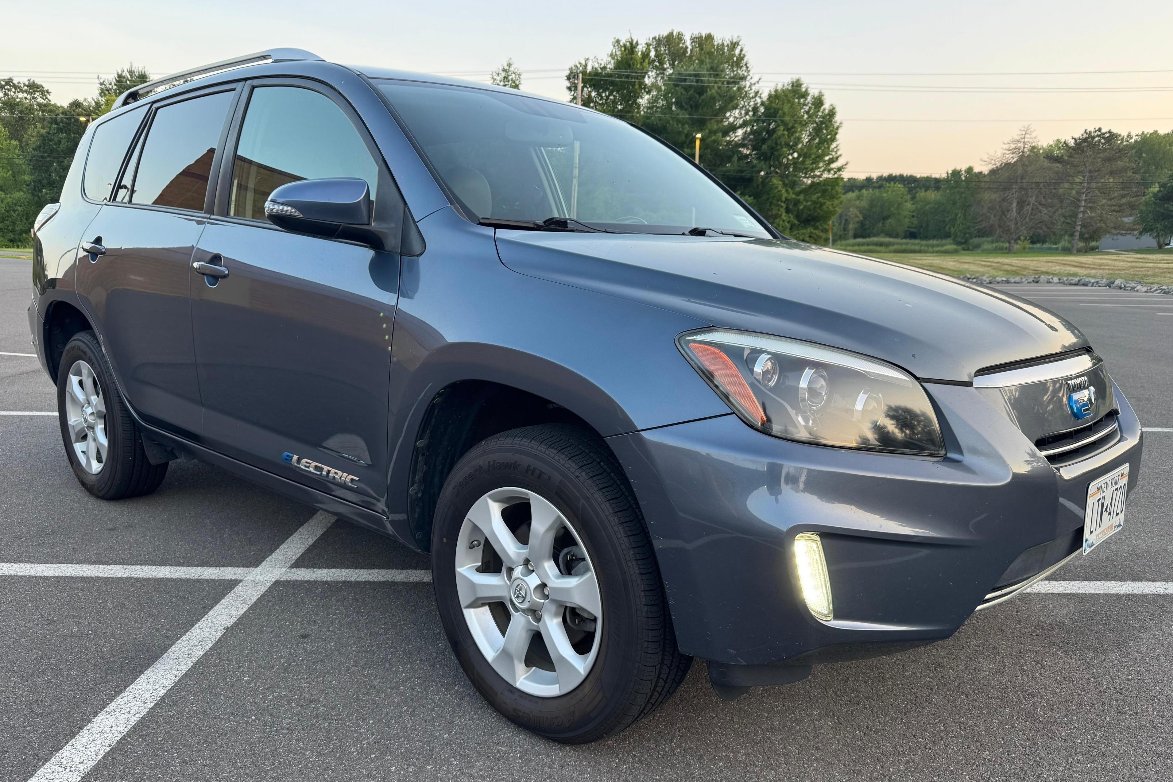 2014 Toyota RAV4 EV